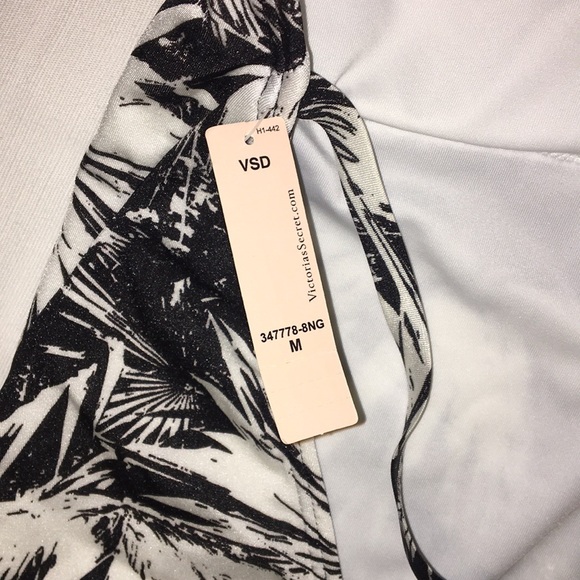 Black and white Victoria Secrets bathing suit - Picture 7 of 7